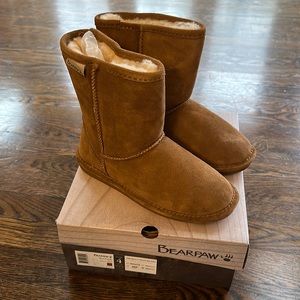 BEARPAW boots size 4